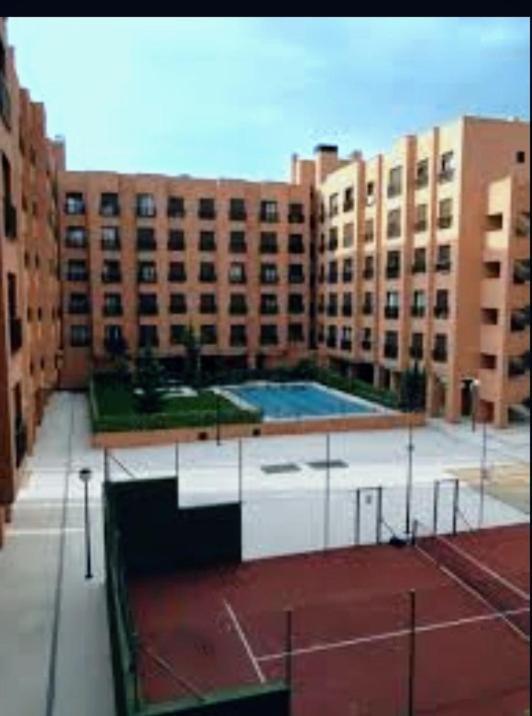 Madrid Airport Convenience Hub Apartment Exterior photo